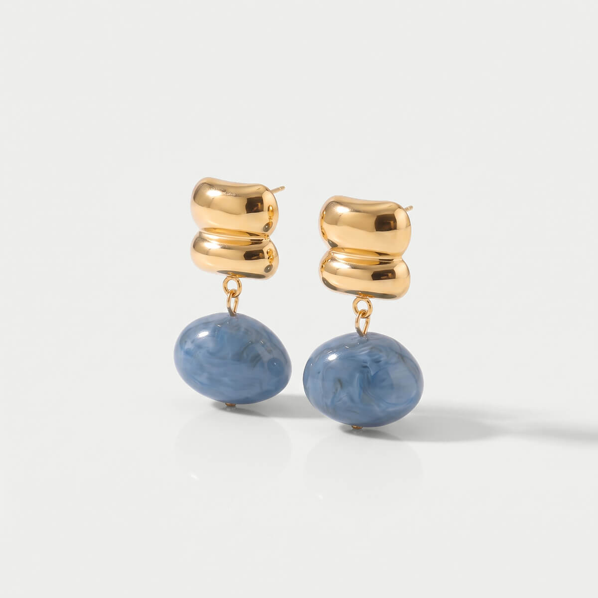 Dew (earrings)
