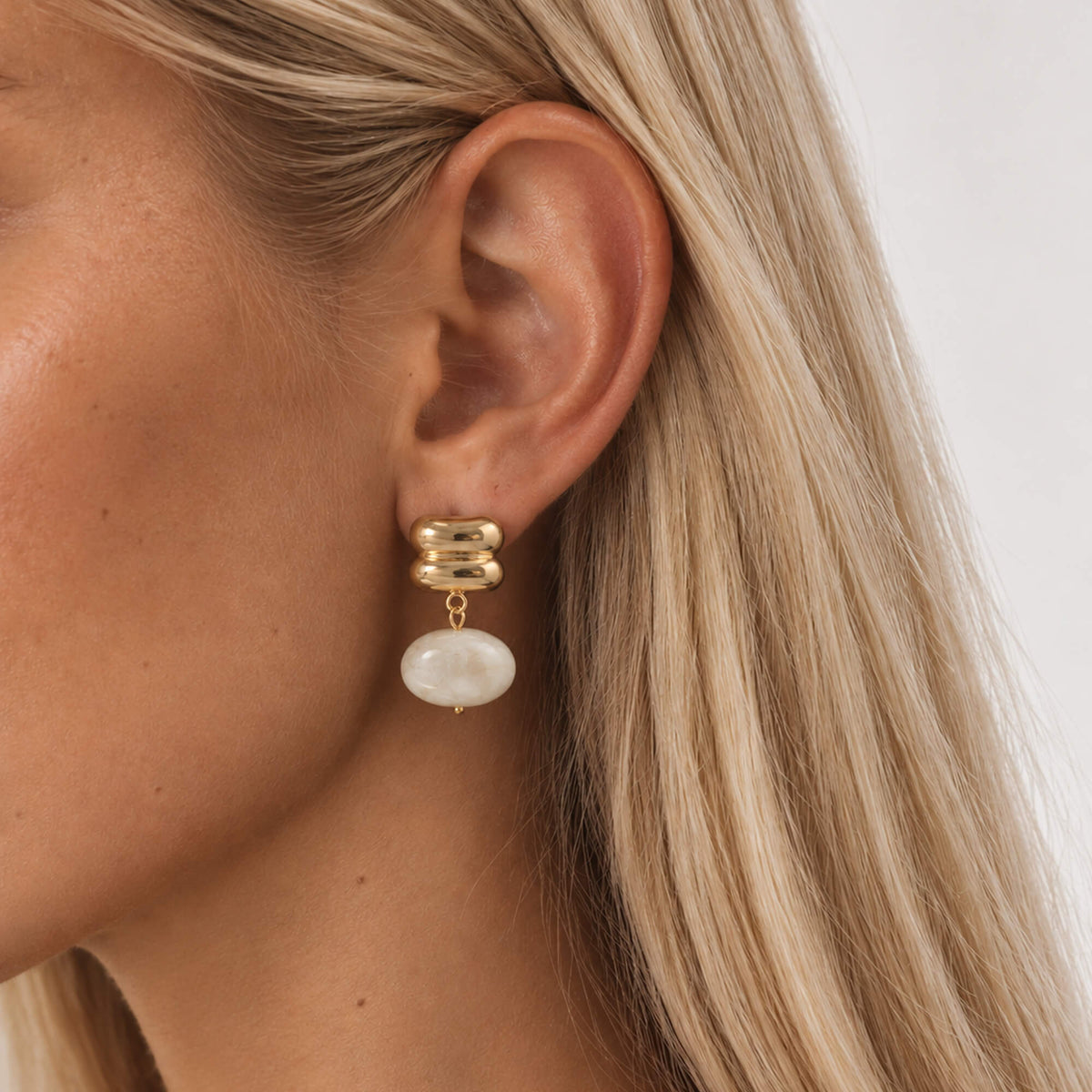 Latte (earrings)