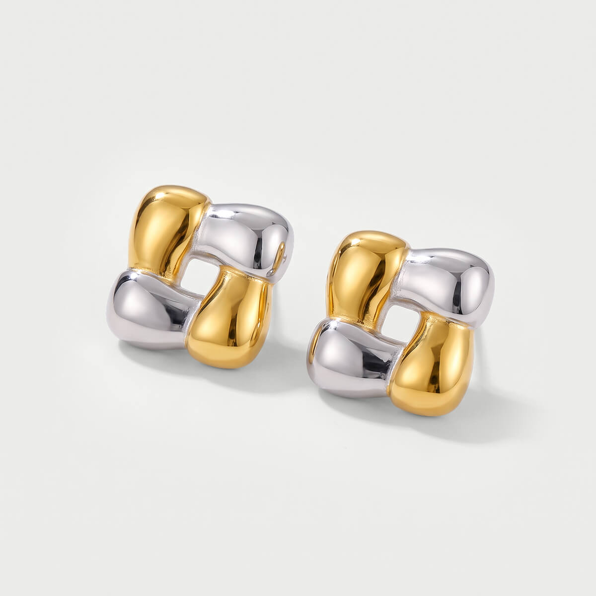 Plait (earrings)